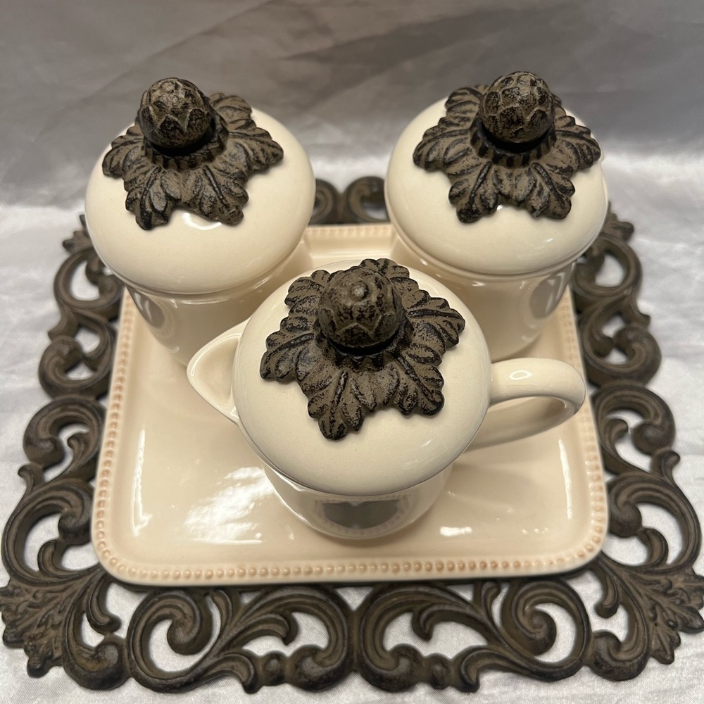 GG Collection Cream and Brown Coffee Set